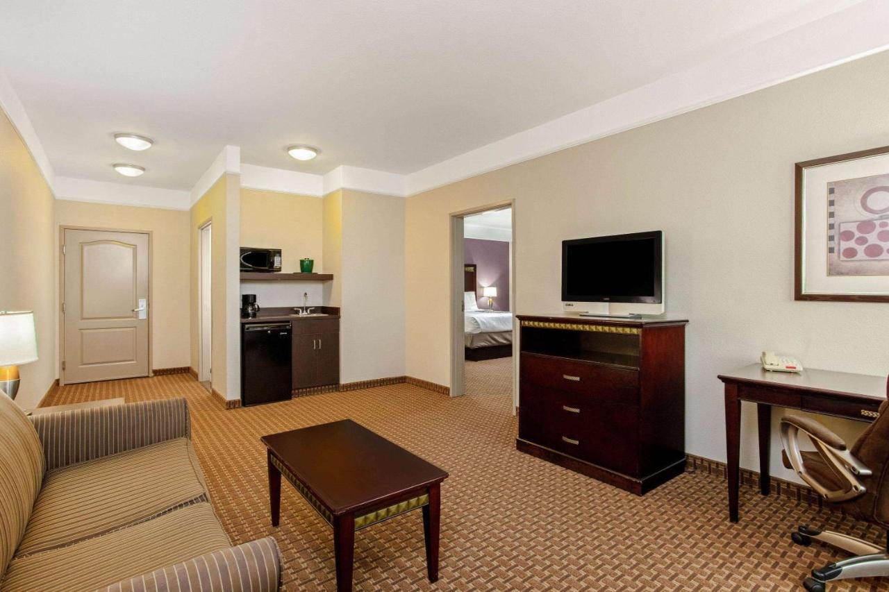 La Quinta By Wyndham Cleburne Hotel Екстериор снимка